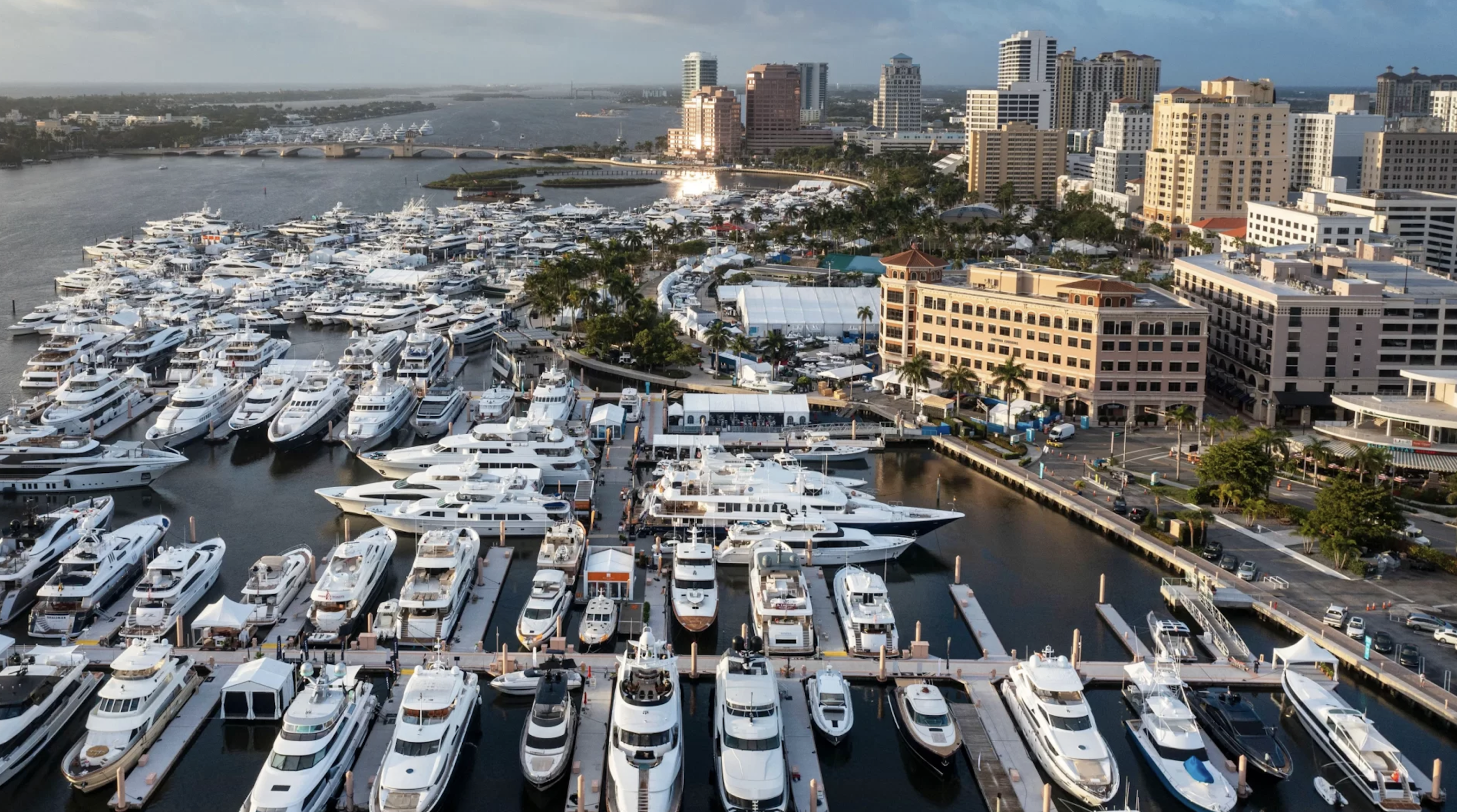 Read more about the article Paramount Perspectives: Navigating the Palm Beach International Boat Show